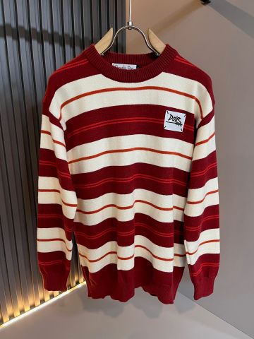 ÁO LEN NAM DR HỌA TIẾT KẺ SỌC HOLIDAY – LOGO BADGE TINH GỌN, FORM LÊN DÁNG GỌN GÀNG