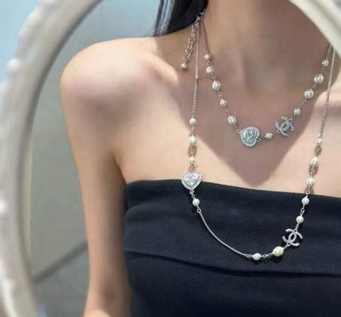 VÒNG CỔ NỮ C H PEARL LOVE CHAIN – DÂY DÀI LAYERING ĐEO 1–2 VÒNG, PHỐI PEARL & CHARM TRÁI TIM ĐÍNH ĐÁ