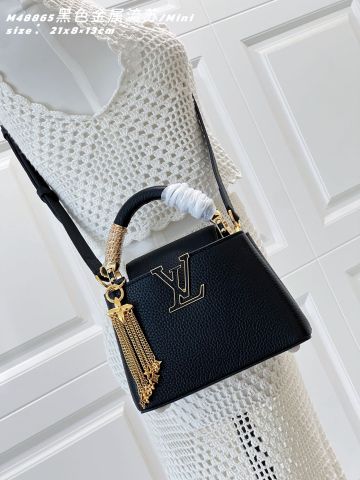 TÚI XÁCH NỮ L V CAPUCINES MINI FIREWORKS CHARM TUA RŨ TRANG SỨC