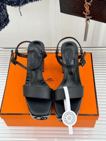 SANDAL CAO GÓT NỮ H M 10CM DA LỲ GÓT ĐÍNH ĐÁ NỀN 3.5CM