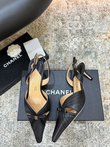 SANDAL CAO GÓT NỮ C H SLINGBACK MŨI NHỌN DA CỪU XẾP LY – DOUBLE C BOW, GÓT 6,5CM –