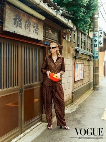 SET NỮ L V HOẠ TIẾT MONOGRAM BIỂU TƯỢNG – DIỆN MỘT LẦN LÀ GÂY ẤN TƯỢNG