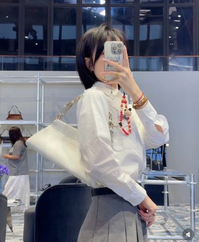 TÚI XÁCH NỮ P R D ENCHAÎNÉ MEDIUM PHOM EAST–WEST DA BÊ HIỆU ỨNG VINTAGE