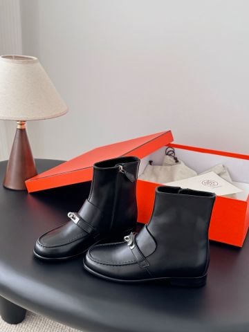 BOOT NỮ H M KELLY BUCKLE CỔ NGẮN – FORM ĐỨNG SANG, CHUẨN BIỂU TƯỢNG, DIỆN LÊN CỰC KỲ KHÍ CHẤT