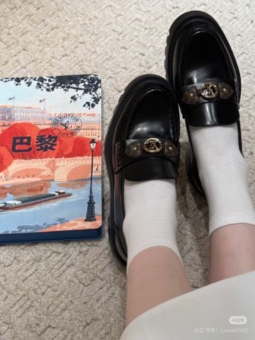 GIÀY LOAFER NỮ L V DA BÓNG SANG TRỌNG