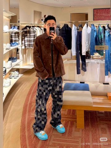 ÁO KHOÁC NAM L V DÁNG SƠ MI DA LỘN DẬP MONOGRAM SANG TRỌNG