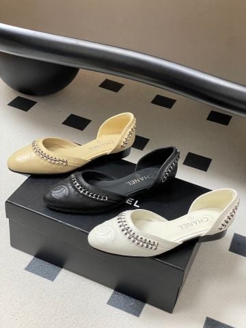 GIÀY BÚP BÊ NỮ CN MŨI NHỌN THÊU DOUBLE C PHỐI XÍCH THANH LỊCH