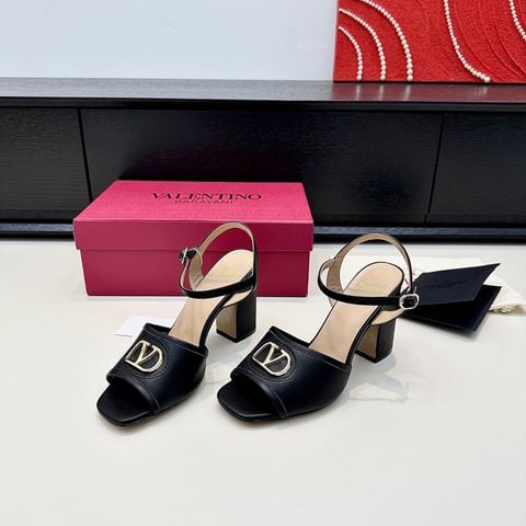 SANDAL CAO GÓT NỮ VLTN V-KHÓA SIGNATURE – DÁNG HỞ MŨI SANG MẢNH, GÓT 8.5CM