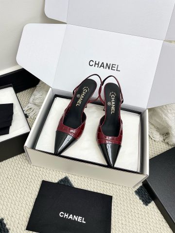 GIÀY SLINGBACK CAO GÓT NỮ C H – MŨI NHỌN CAP-TOE, VÂN DA CÁ SẤU, GÓT THANH MẢNH SANG TRỌNG