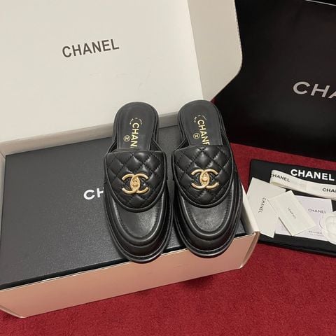 GIÀY SỤC NỮ CN PHOM LOAFER VINTAGE – HỌA TIẾT CHẦN TRÁM & KHÓA BIỂU TƯỢNG