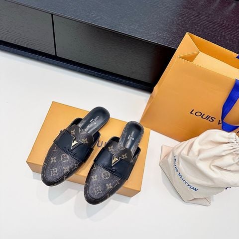 GIÀY SỤC NỮ L V MONOGRAM ICONIC – KHÓA CHỮ V SẮC NÉT – FORM MULE THANH LỊCH
