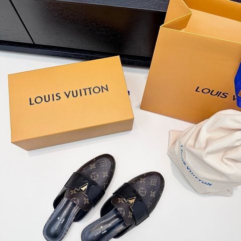 GIÀY SỤC NỮ L V MONOGRAM ICONIC – KHÓA CHỮ V SẮC NÉT – FORM MULE THANH LỊCH