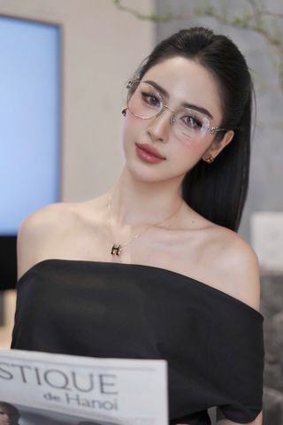 Kính nữ mi.u mi.u