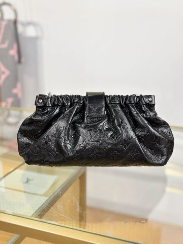 TÚI POCHETTE SLING NAM NỮ L V PHOM DRAPE MỀM