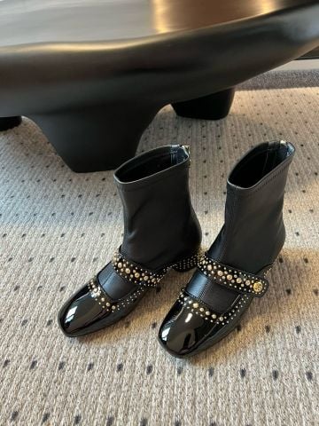 Boot Di*or*  – “Must-have” Thu Đông