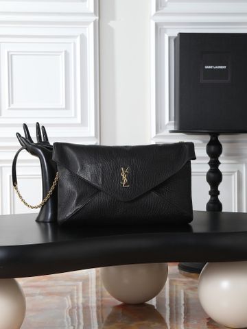 TÚI CLUTCH NỮ YSL – DÁNG PHONG BÌ BIỂU TƯỢNG, LOGO MONOGRAM SANG TRỌNG