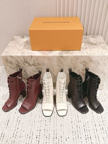 Đánh thức vẻ đẹp cá tính của bạn với boot L*V đan dây – hở mũi fish-mouth