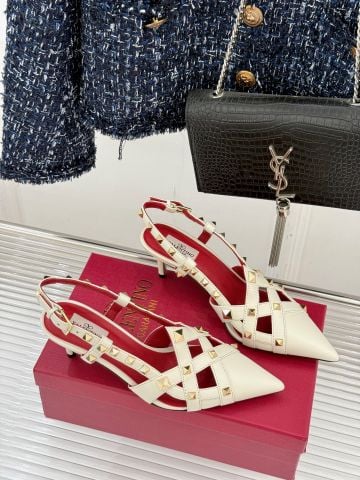 SANDAL CAO GÓT NỮ VLTN ĐINH TÁN ROCKSTUD MŨI NHỌN SANG CHẢNH – GÓT 6,5CM