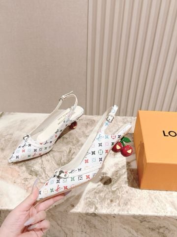 G g L*V  Cherry Monogram Slingback