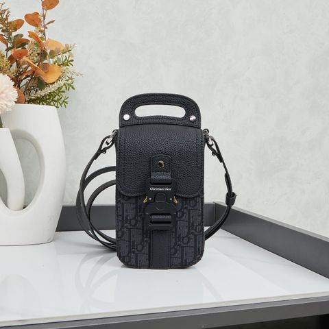 TÚI ĐEO CHÉO UNISEX DIO SADDLE PHONE POUCH OBLIQUE JACQUARD – DÁNG MINI SANG GỌN, ĐIỂM NHẤN CHỈN CHU