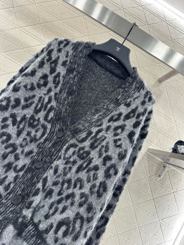 CARDIGAN NỮ ANIN HỌA TIẾT BÁO XÁM ĐEN – LEN SIÊU MỊN, FORM OVERSIZED THANH LỊCH