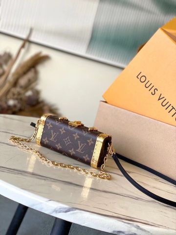 VANITY CASE NỮ L V – PHOM TRỤ PETITE MALLE SANG CHẢNH