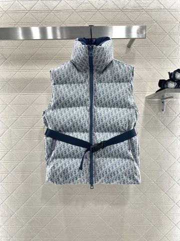 ÁO GILE NỮ DIO THU ĐÔNG  – LÔNG VŨ JACQUARD MONOGRAM, CỔ ĐỨNG & ĐAI EO