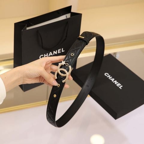 THẮT LƯNG NỮ CN KHÓA ĐÔI C SAO ĐÍNH ĐÁ CHẦN TRÁM BẢN 3CM