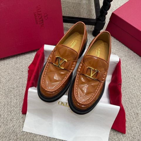 GIÀY LOAFER NỮ VALENTINOO*  V-SIGNATURE DA BÒ NGUYÊN TẤM