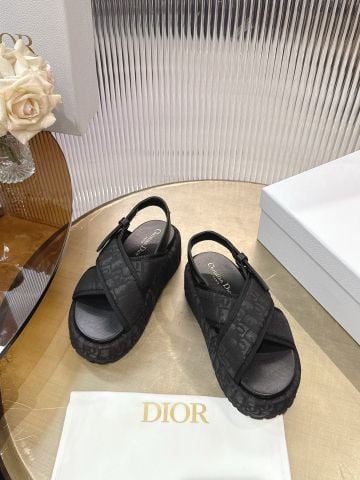 SANDAL NỮ DR ĐẾ XUỒNG MONOGRAM QUAI CHÉO THANH LỊCH