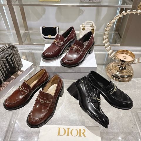 GIÀY LOAFER NỮ D D-BOY CHỮ CD KIM LOẠI ÁNH VÀNG PHOM CỔ ĐIỂN GÓT BẢN SANG TRỌNG
