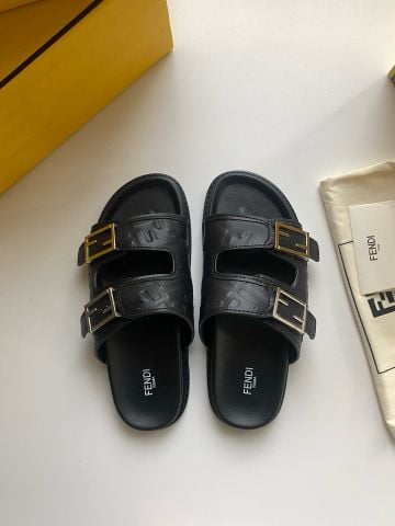 Dép nam FENDI* Quai Bản Rộng dập nổi hoạ tiết