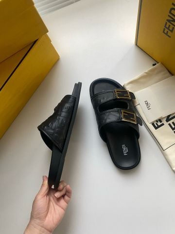 Dép nam FENDI* Quai Bản Rộng dập nổi hoạ tiết