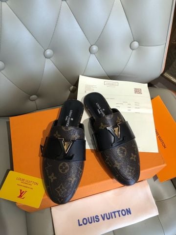 GIÀY SỤC NỮ L V MONOGRAM KHÓA CHỮ KIM LOẠI PHOM MULE LOAFER