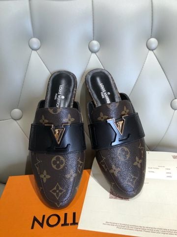 GIÀY SỤC NỮ L V MONOGRAM KHÓA CHỮ KIM LOẠI PHOM MULE LOAFER