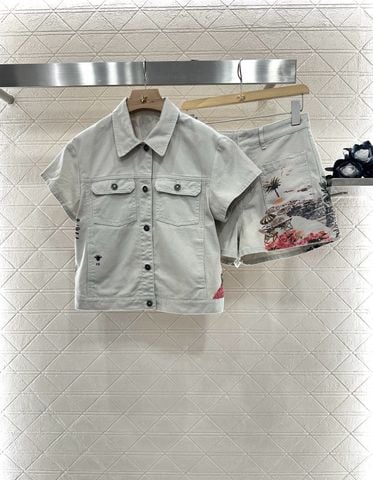 Set Di*or* áo khoác denim tay ngắn & quần short cạp cao