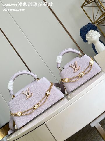 TÚI XÁCH NỮ L V CAPUCINES EAST-WEST DAYDREAM CHUỖI NGỌC & MONOGRAM FLOWER