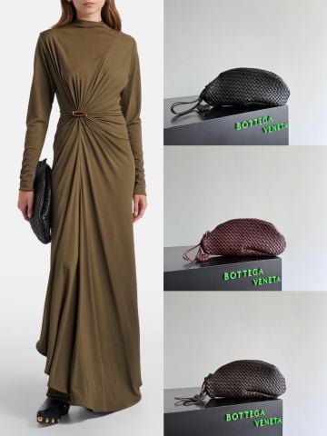 TÚI CLUTCH NỮ B V SMALL ONDA – PHOM VỎ SÒ GỢN SÓNG, DA CỪU NAPPA ĐAN INTRECCIATO CHẦN ĐỆM