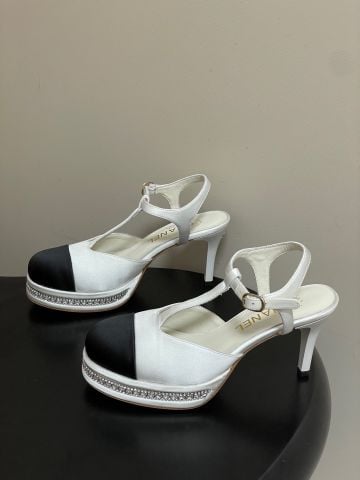 SANDAL CAO GÓT NỮ CN MŨI CAP TOE QUAI CHỮ T ĐÍNH NGỌC TRAI PHA LÊ GÓT 8CM