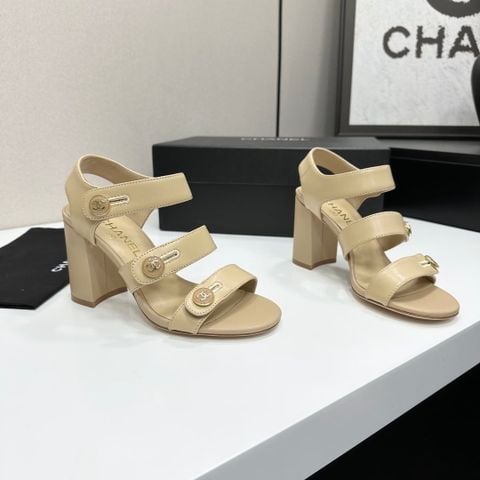 SANDAL CAO GÓT NỮ CHNL TRẮNG LOGO NÚT VUÔNG SIÊU TINH TẾ