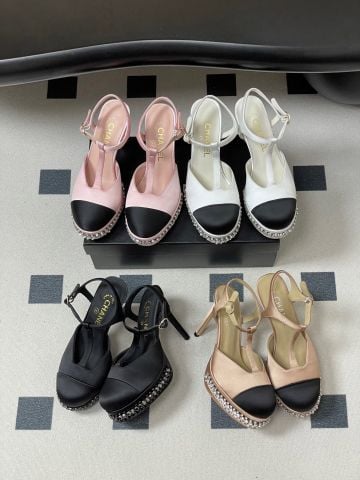 SANDAL CAO GÓT NỮ CN MŨI CAP TOE QUAI CHỮ T ĐÍNH NGỌC TRAI PHA LÊ GÓT 10.5CM