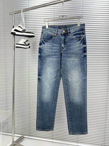 Đánh thức phong cách lịch lãm với quần jean nam L*V  cao cấp