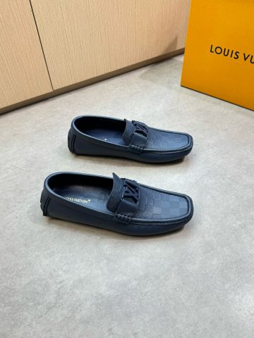 Giày moccasin nam L*V
