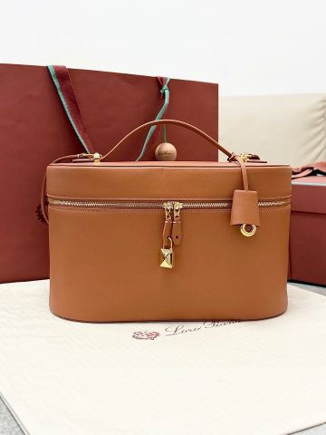 TÚI XÁCH NỮ L P EXTRA SOFTY CASE L30 BUTTER CALF KHÓA VÀNG GHIERA DÁNG VANITY SANG TRỌNG