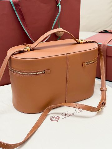 TÚI XÁCH NỮ L P EXTRA SOFTY CASE L30 BUTTER CALF KHÓA VÀNG GHIERA DÁNG VANITY SANG TRỌNG