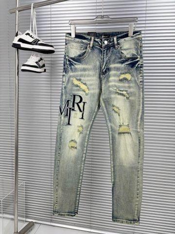 Thổi bùng cá tính đường phố với quần jeans Amiri