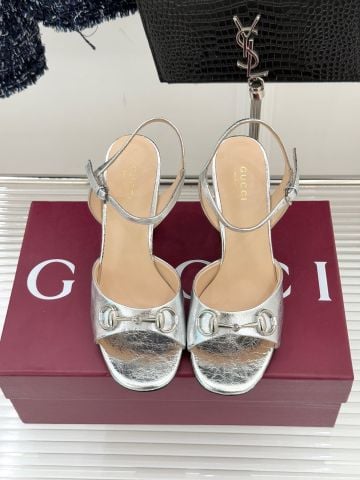 SANDAL CAO GÓT NỮ GC KHÓA MÃ TINH GỌN • DÁNG HỞ MŨI BẮT SÁNG • GÓT VUÔNG 9,5CM