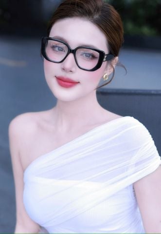 KÍNH MẮT NỮ CL DÁNG VUÔNG BẢN DÀY SANG TRỌNG, GỌNG ACETATE CAO CẤP
