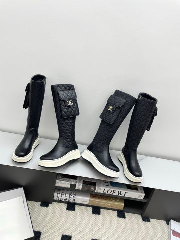 GIÀY BOOTS CHNEL*  THU/ĐÔNG 2025 – ĐẾ 5CM, CỔ CAO, TÚI MINI GẮN ỐNG CỰC ĐẸP ĐỘC ĐÁO