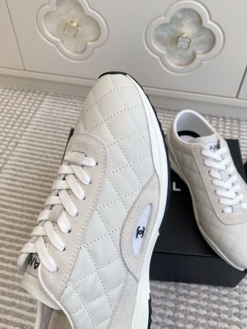 SNEAKER NAM NỮ CN DÁNG TRAINER TỐI GIẢN – CHẦN BÔNG SIGNATURE THANH LỊCH